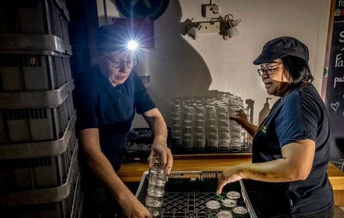 Beredskapsveckan 2023, skolköket på Rosendalsgymnasiet simulerar bl a strömavbrott.Foto : Staffan Claesson 20230928FRI ATT ANVÄNDAS SOM PRESSBILD FRÅN LIVSMEDELSVERKET